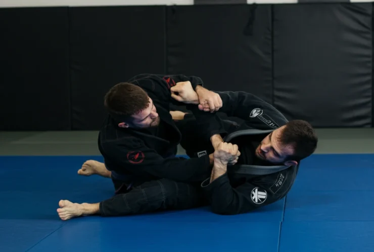 BJJ-sparring i moderne norsk grappling-gym — kontrollert teknisk arbeid